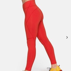 NEW Tech Sweat 7/8 leggings in Scarlett